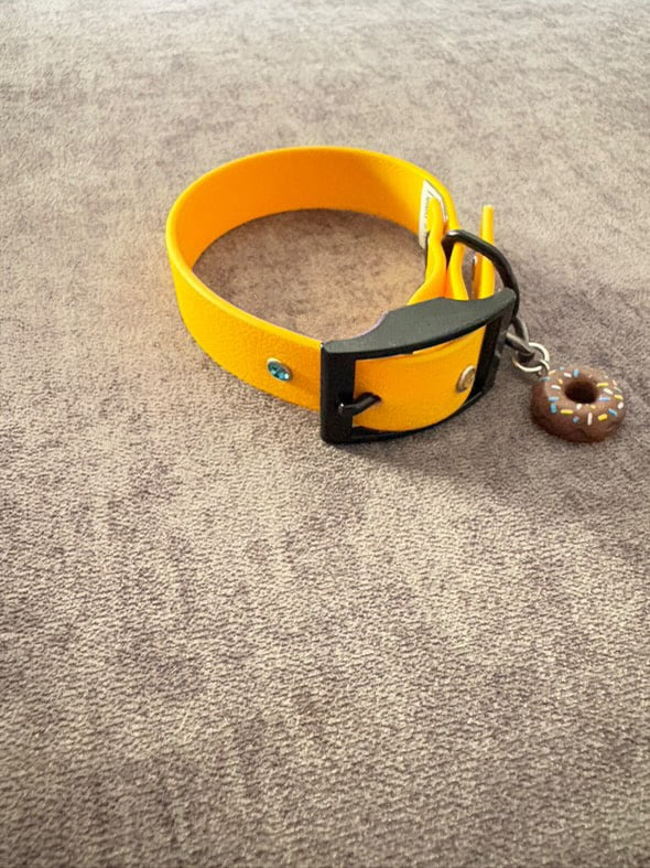 Waterproof Collar -Yellow - Black metals