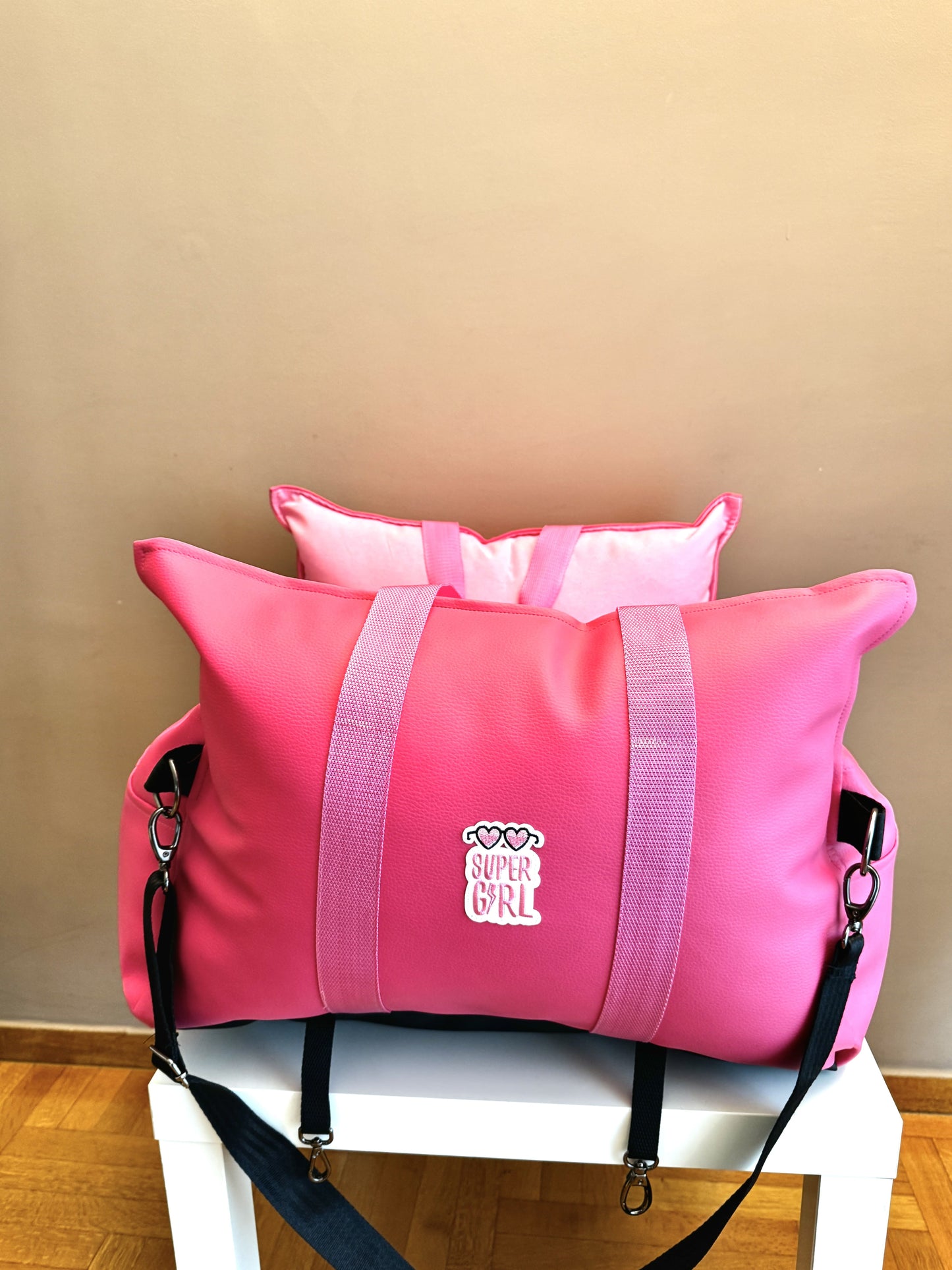LUXURY DOG CAR SEAT / TRAVEL BAG - "FUCHSIA PAWS"
