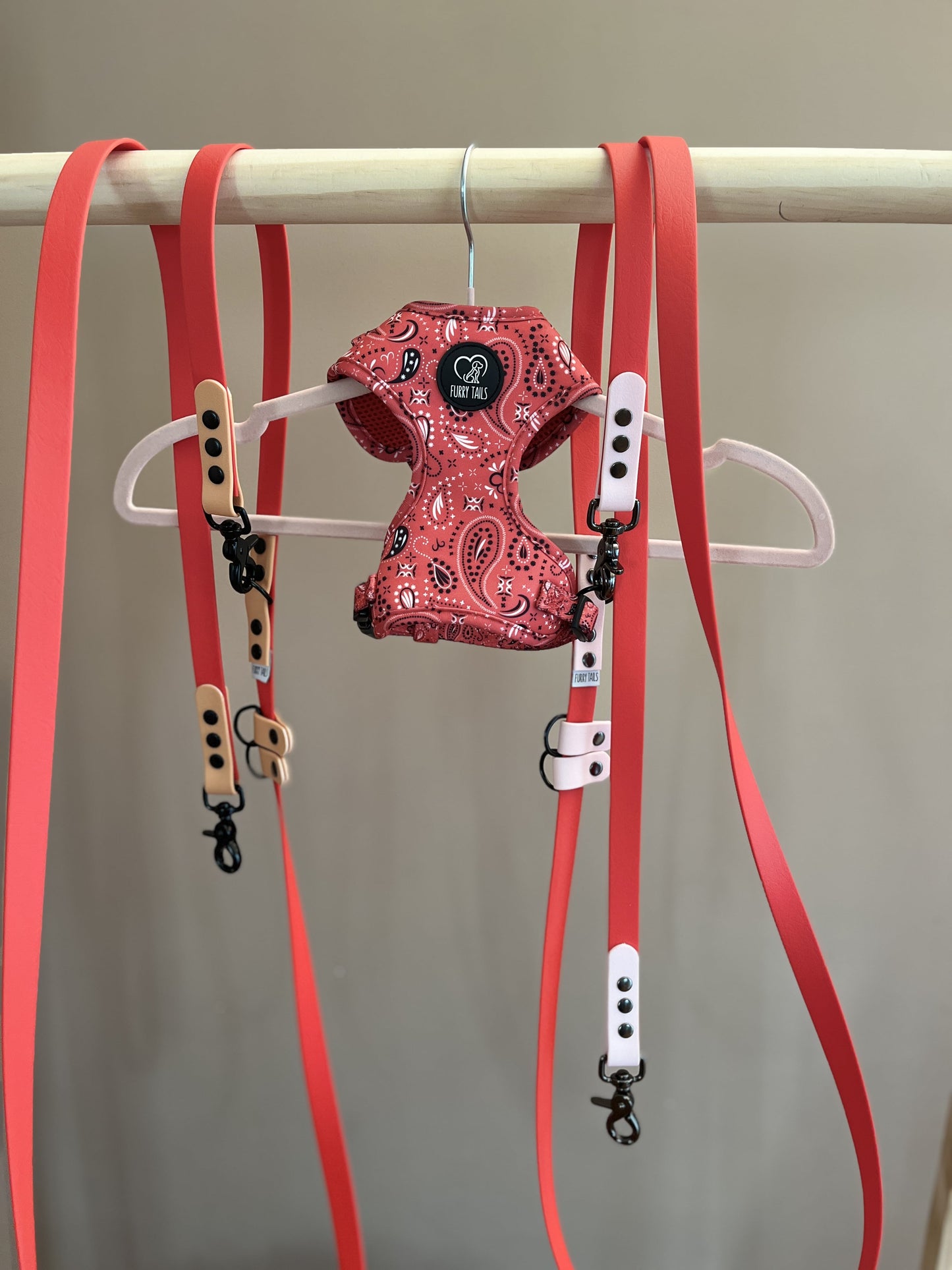 Handsfree Waterproof Leash - "Red Bandana" Tan Black Small Hook