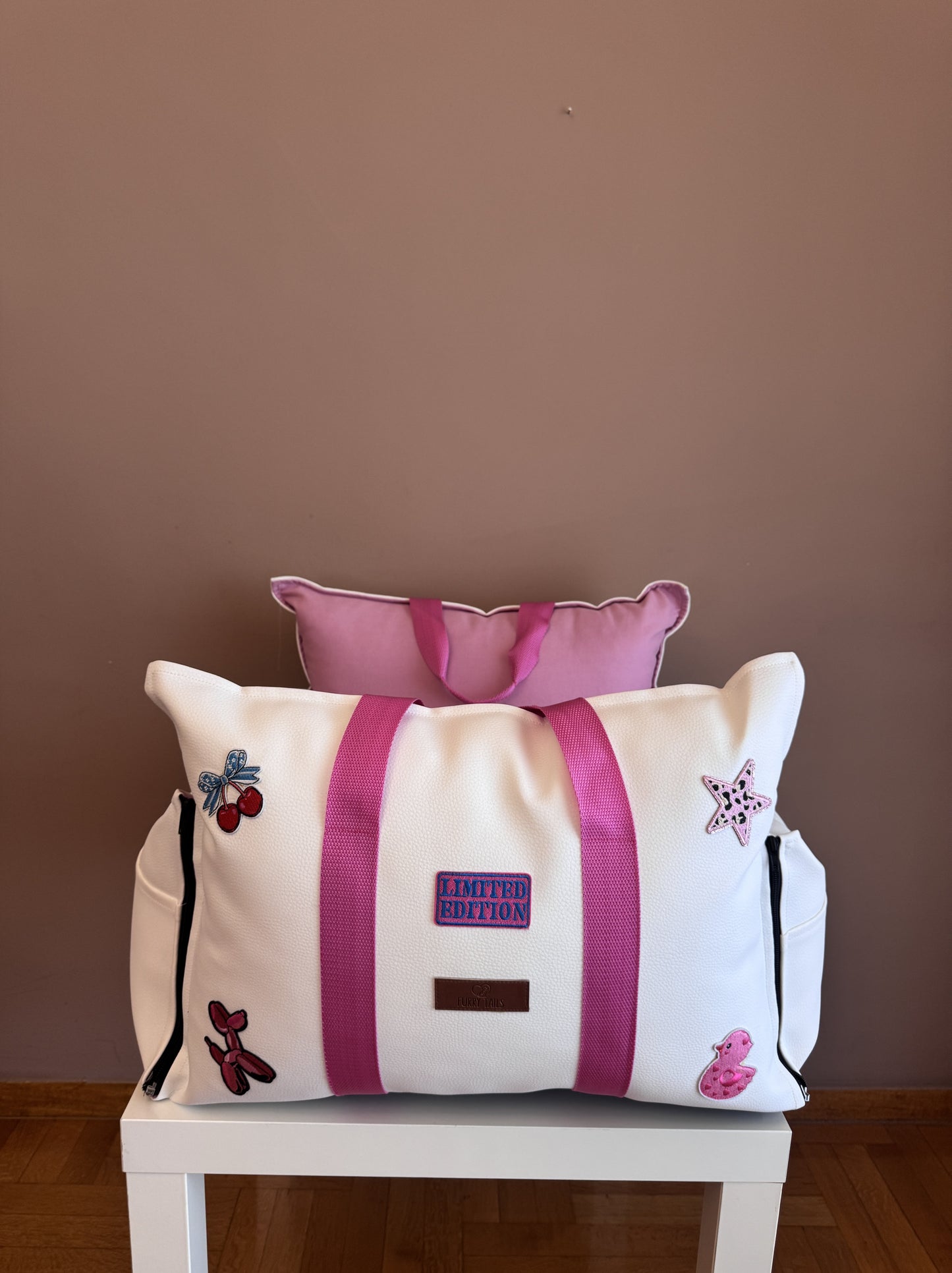 LUXURY DOG CAR SEAT / TRAVEL BAG - "COTTON CANDY"